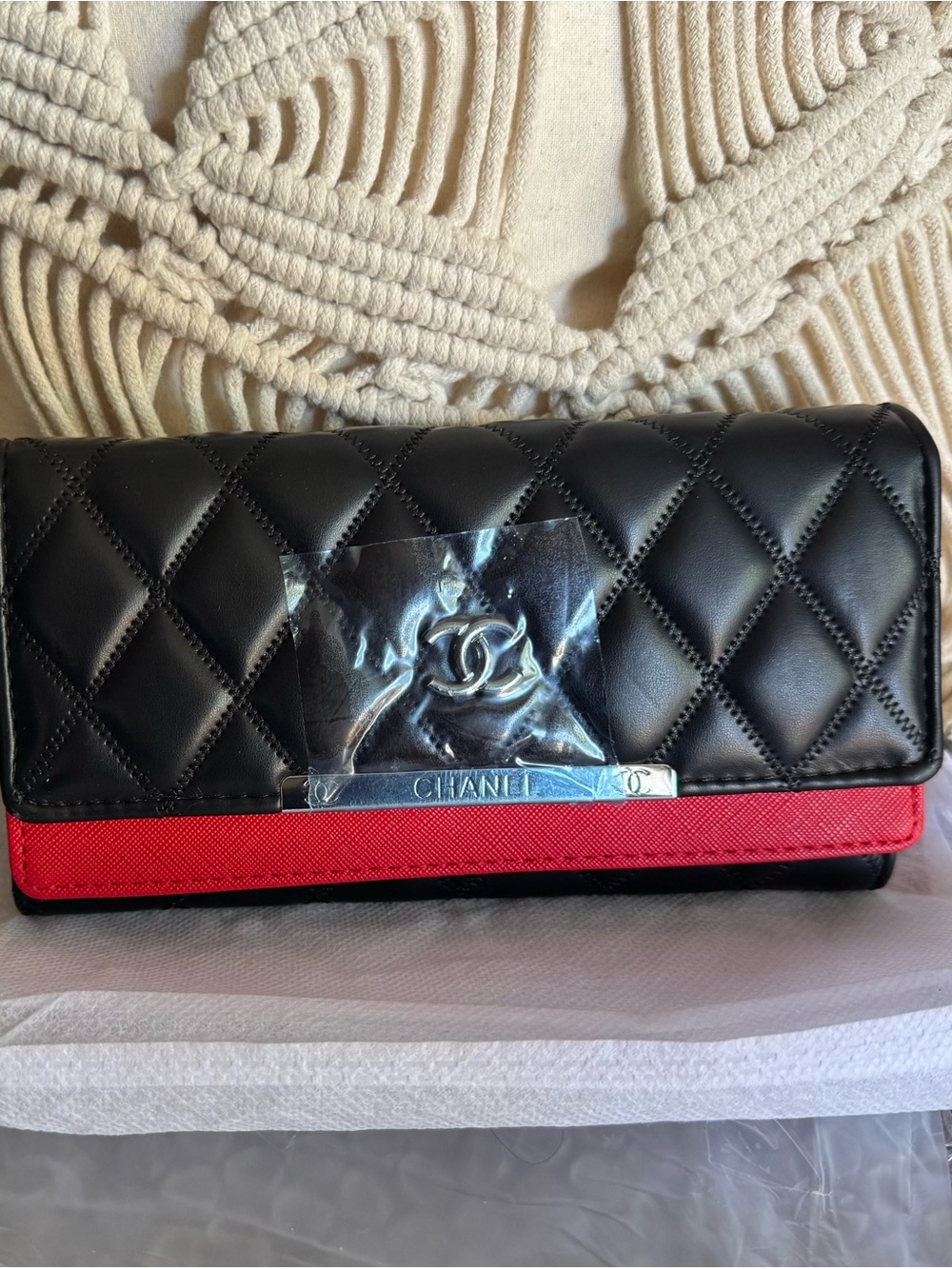 🏖️SALE ‼️ BNWT‼️FASHION XL QUILTED CLUTCH WALLET🍒🍒🍒